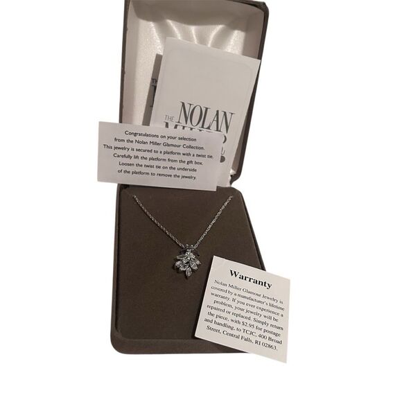 Vintage Nolan Miller Signed Notable Navette Pendant Necklace New in box - Picture 6 of 7